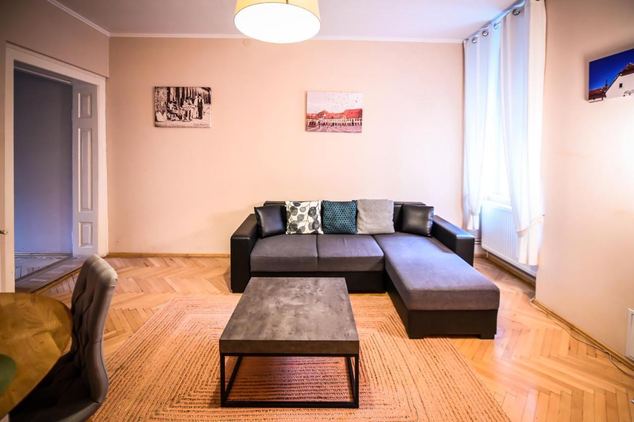 Jules' Sunny, Spacious And Central Apartment 시비우 외부 사진