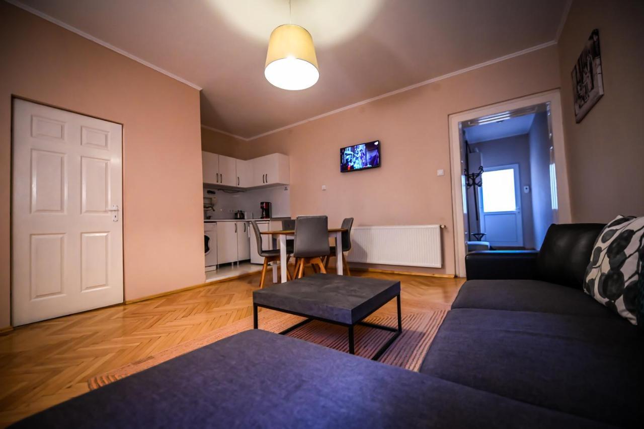 Jules' Sunny, Spacious And Central Apartment 시비우 외부 사진